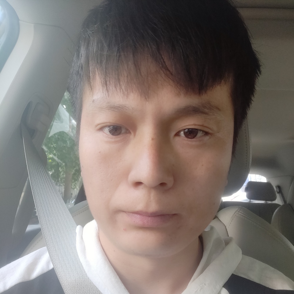 路灯的一个人的照片