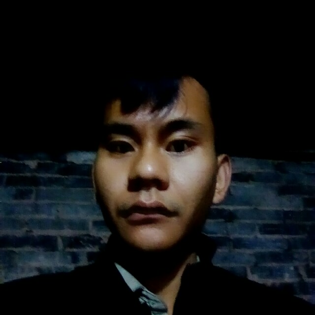 在一个女的照片