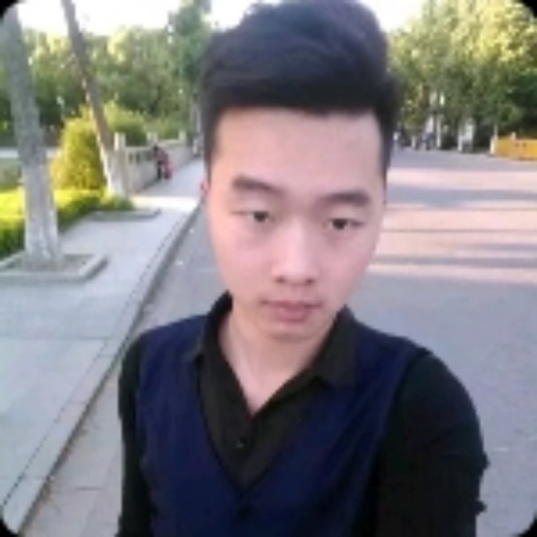 月亮亲爱的的照片