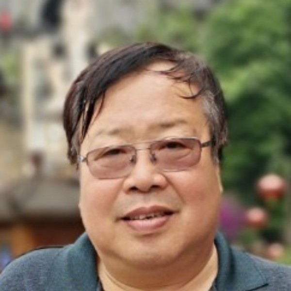 奇异果回首拉长的照片