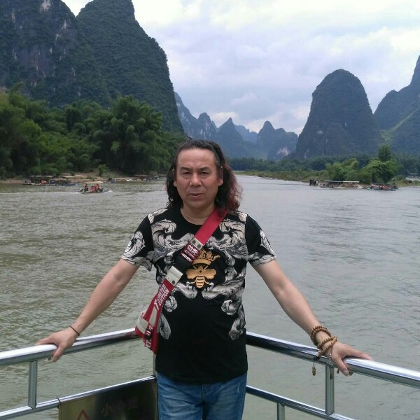 太阳相许彩色的照片