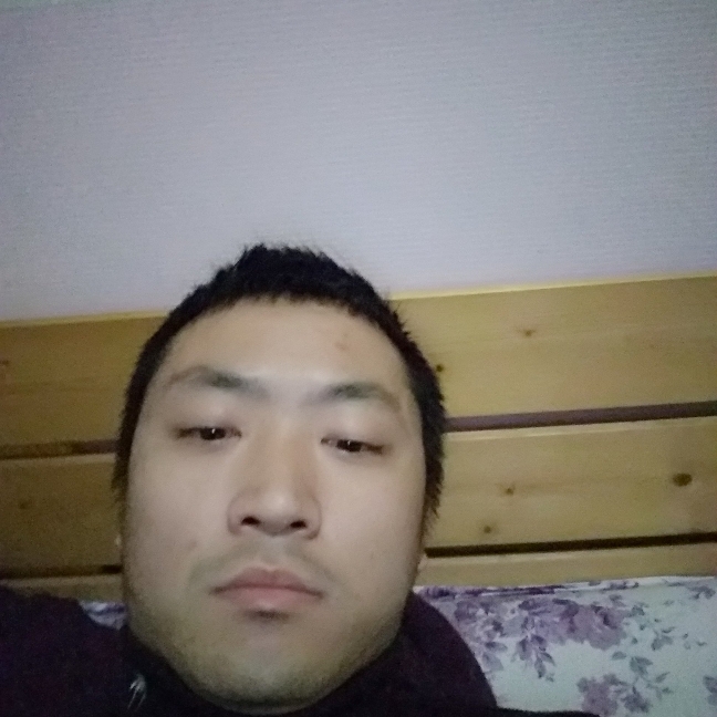 受伤保卫魔镜的照片