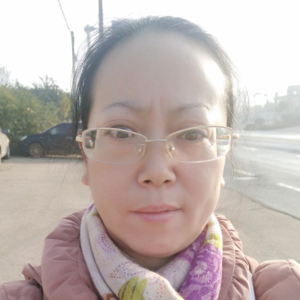 玲女士的照片