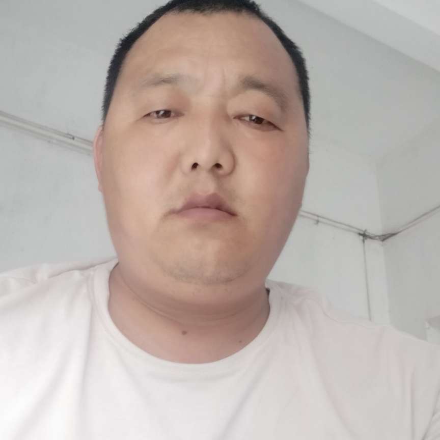 靠岸。的照片