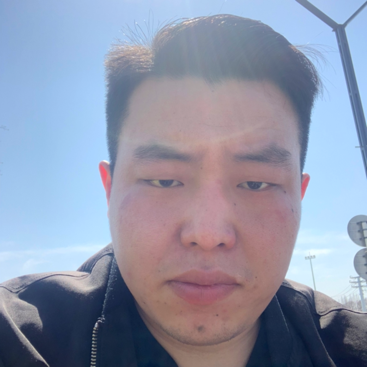 单纯等于水杯的照片