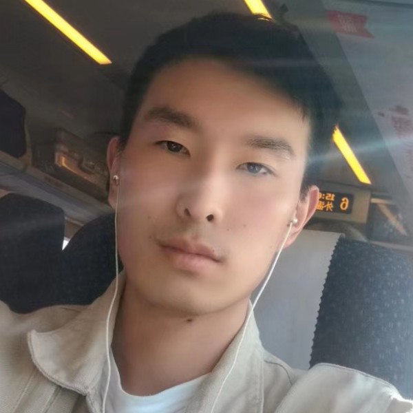 暴躁等待枫叶的照片