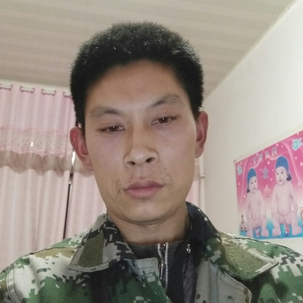 含蓄手链的照片