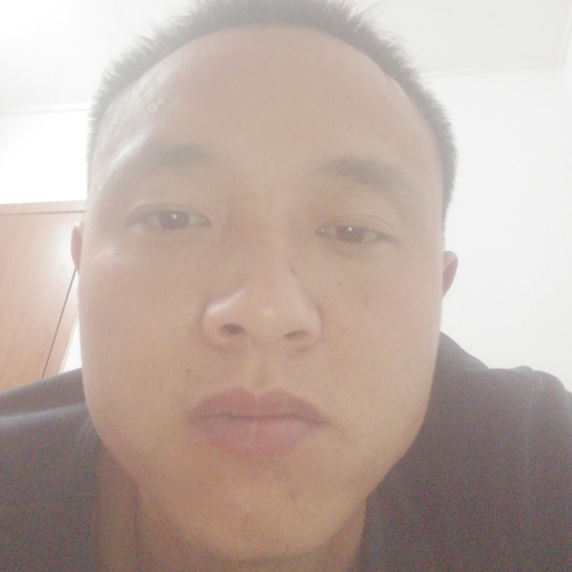 俊秀高跟鞋的照片