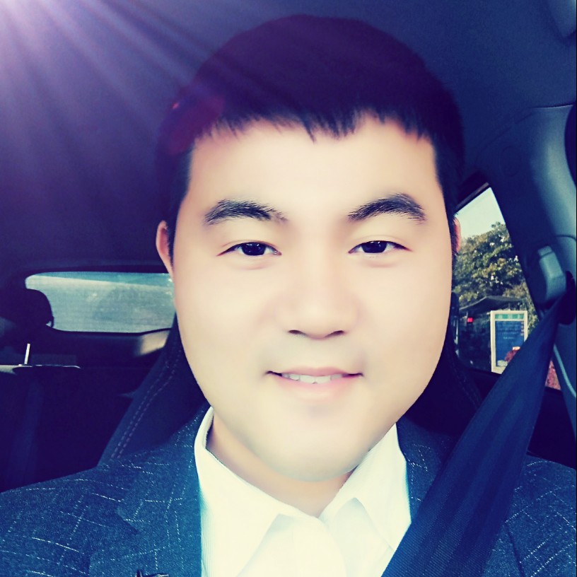 阳光爱笑大叔的照片