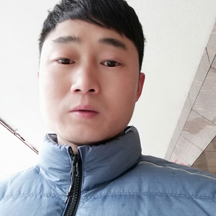 温心男生的照片