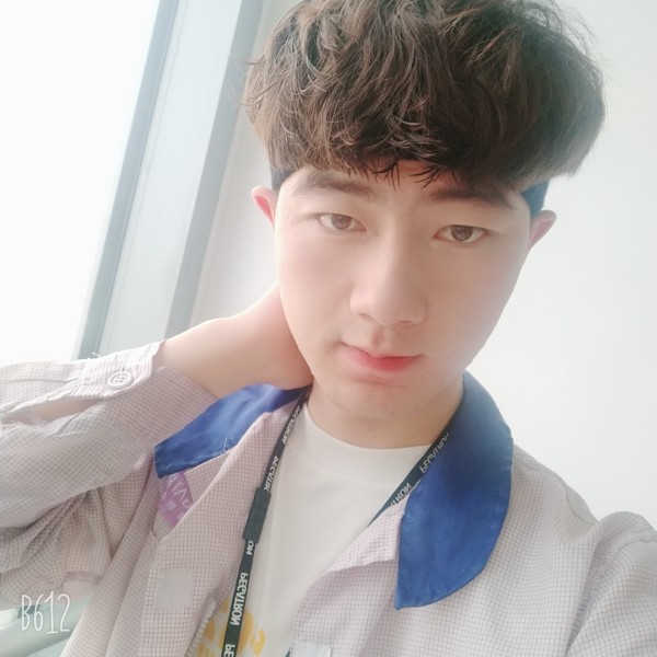 少女販賣機的照片