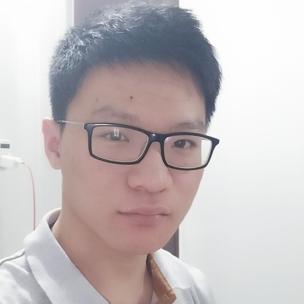 狂奔的小草的照片