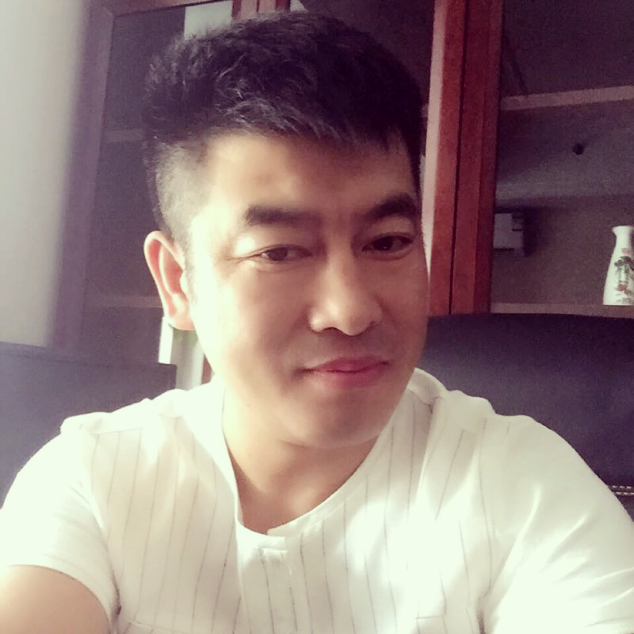彼岸挽手纯真的照片