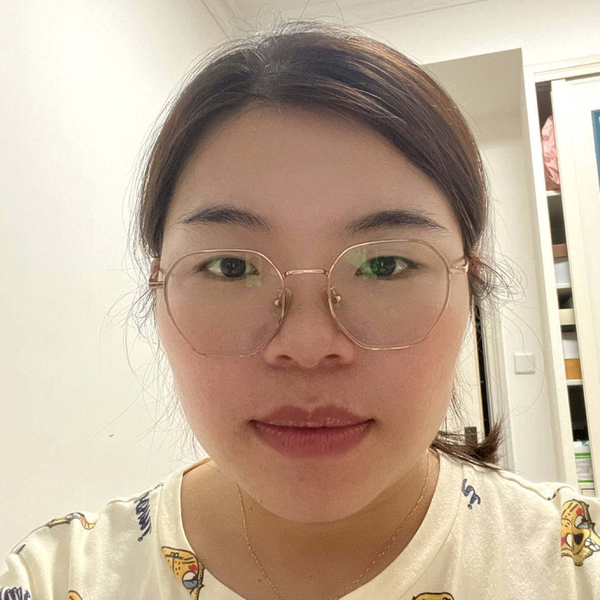 洁净踢小蝴蝶的照片