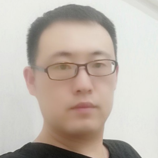 朋友回首繁荣的照片
