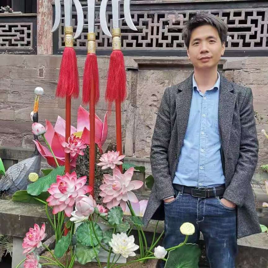 超帅踢路人的照片