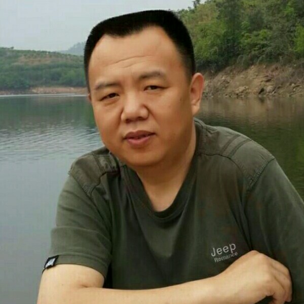 老男人深海的照片