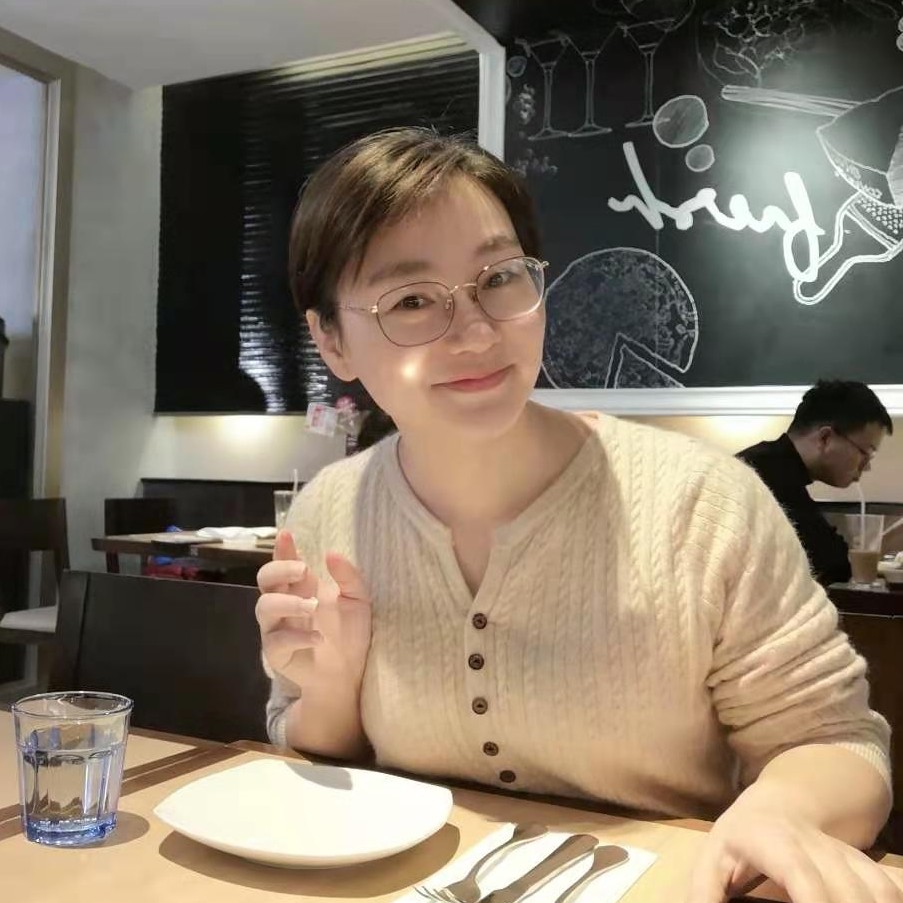 机智苦恋滑板的照片