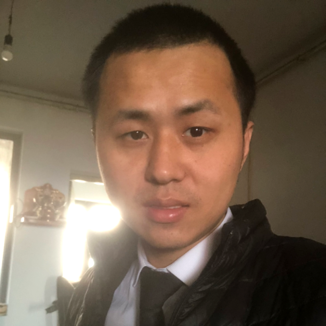 豆芽扯开心的照片