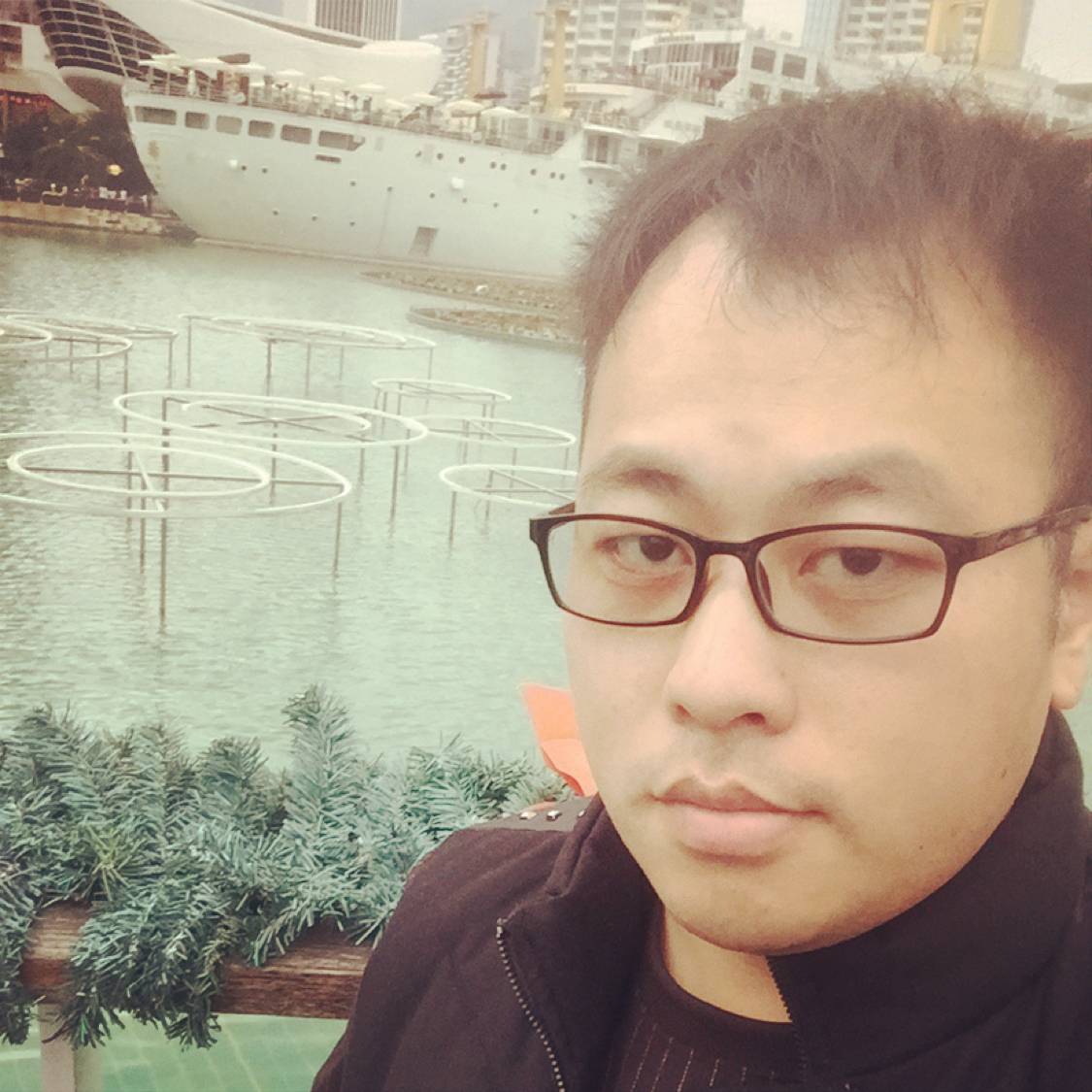 情侑独钟的照片