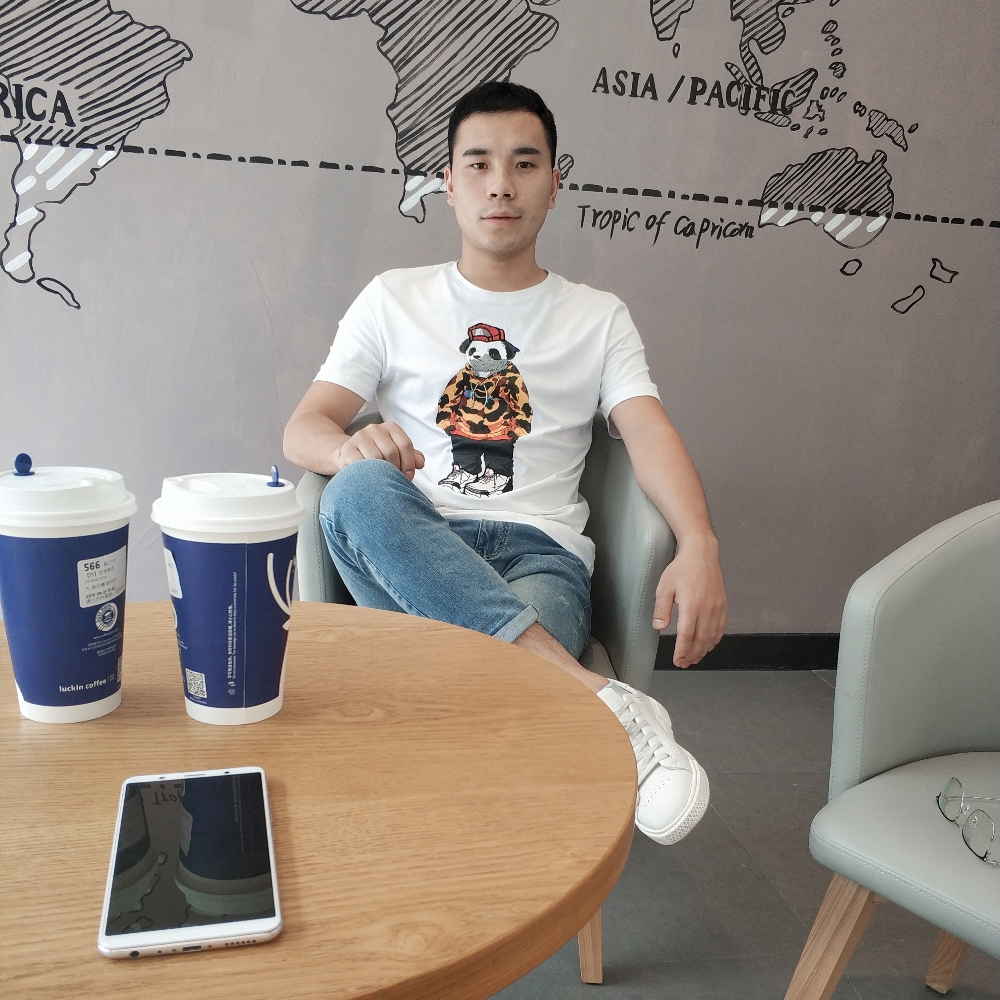 陌殇深拥的照片