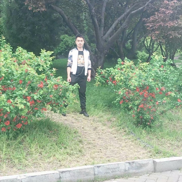 我多想一个不小心的照片
