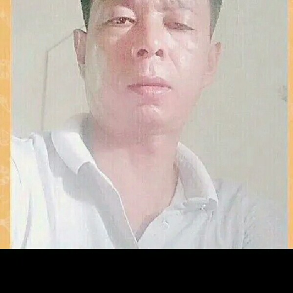 乐观回眸世界的照片