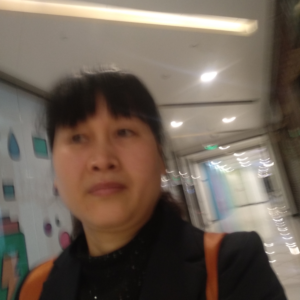 尘宵深拥傻傻的照片