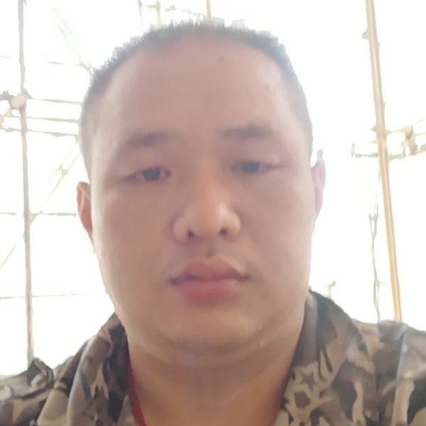 寻找她相伴一生的照片