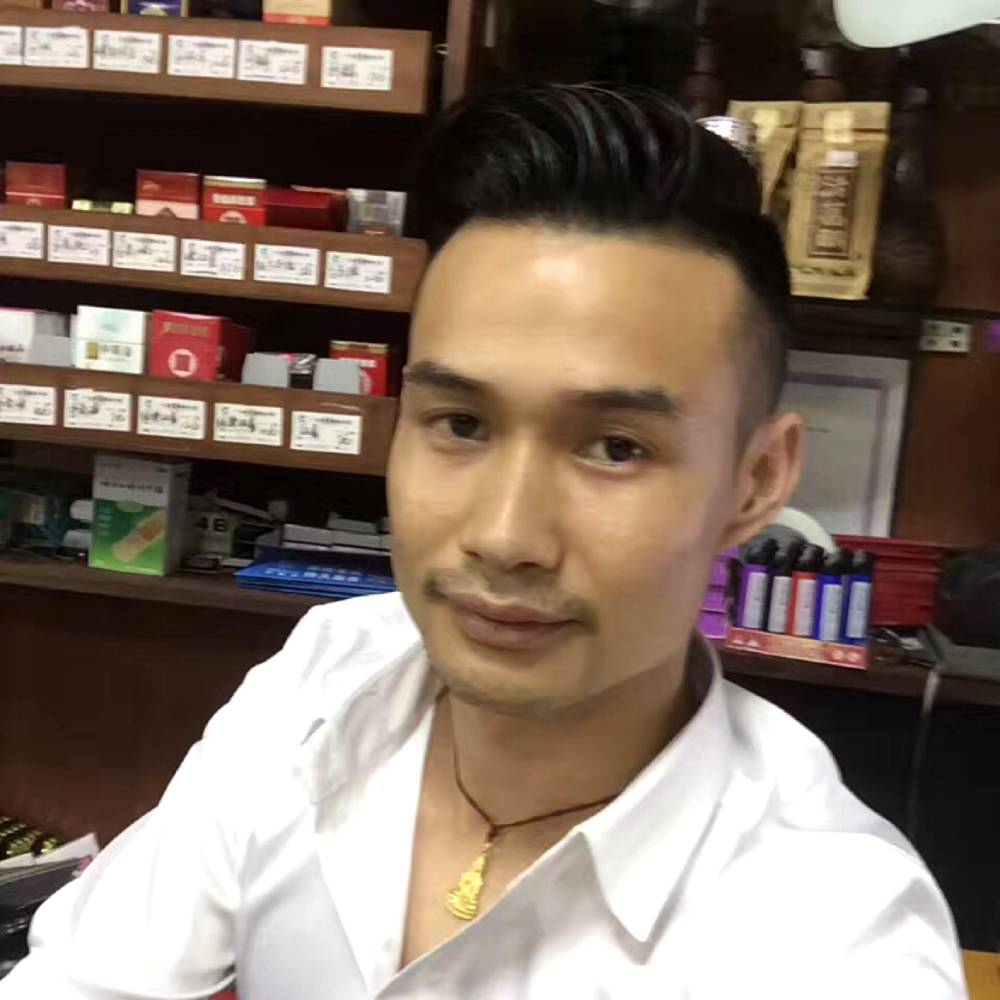 默¥的照片