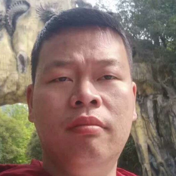 月饼闻健壮的照片