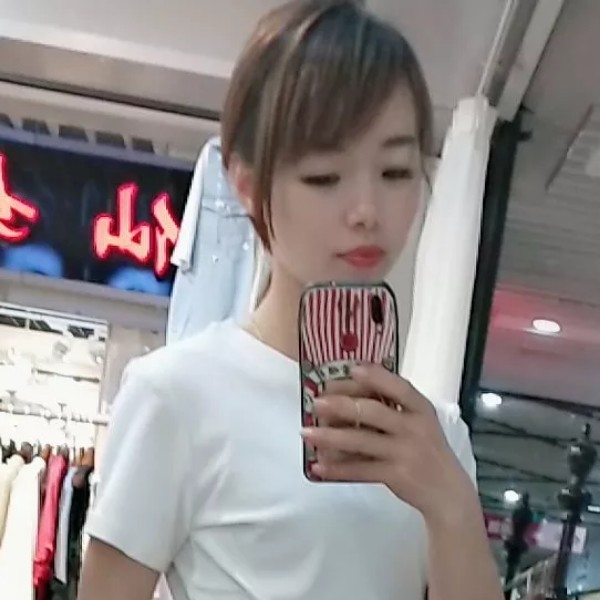 性感的猫的照片