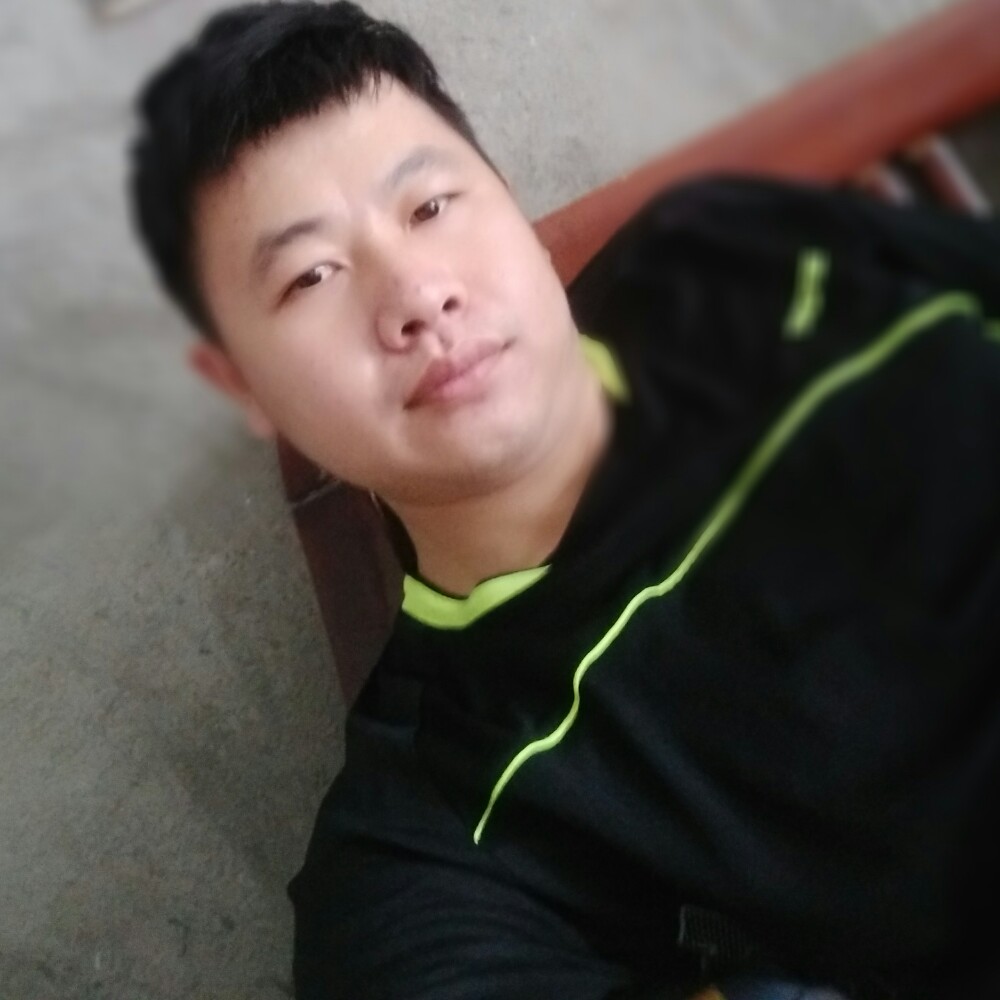 蹲街唱离歌的照片