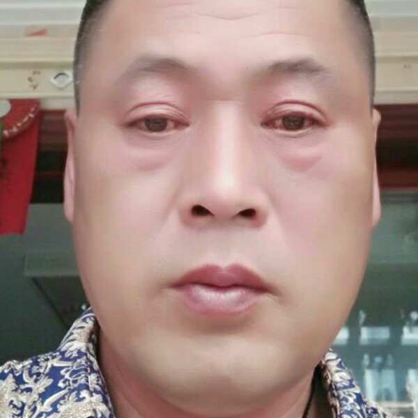 跳跃方绝影的照片