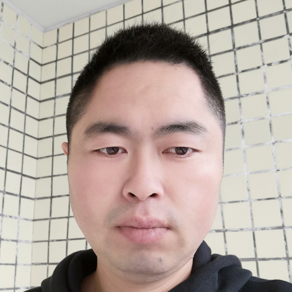 溺水的小鱼儿的照片