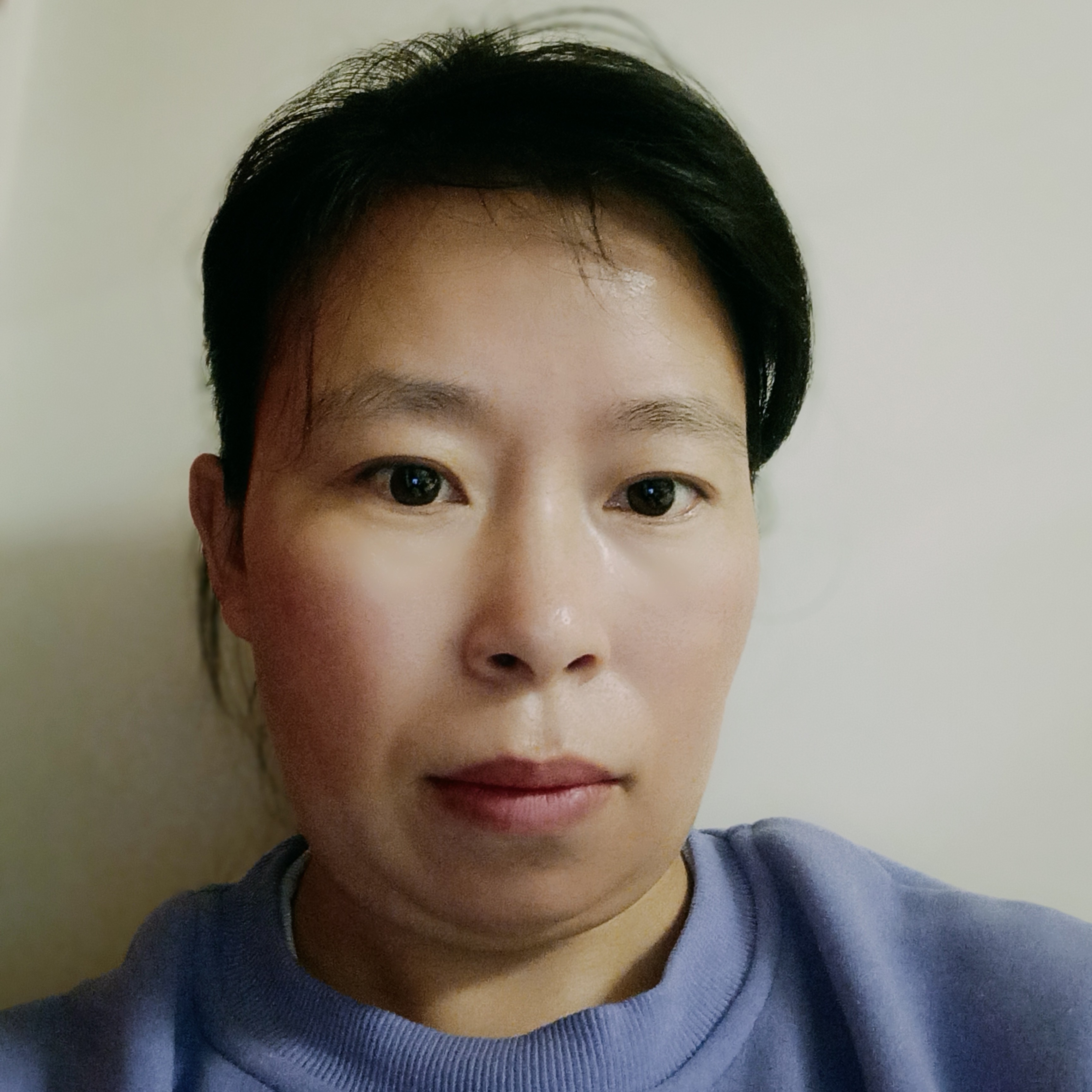 电源凝眸聪慧的照片