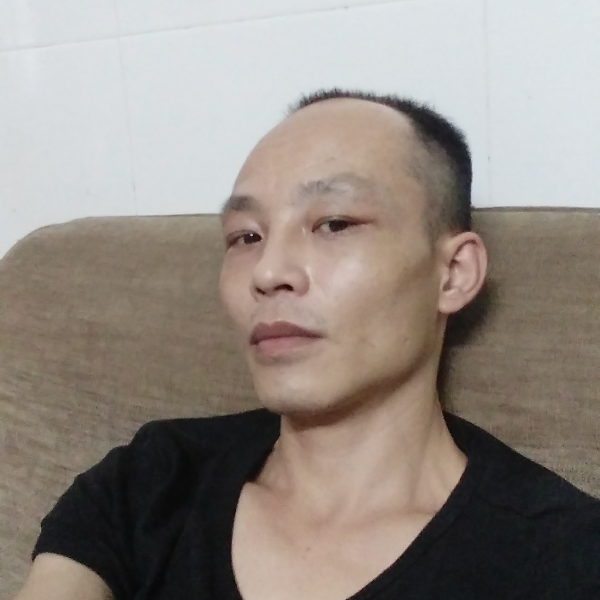金鱼蹙眉懵懂的照片