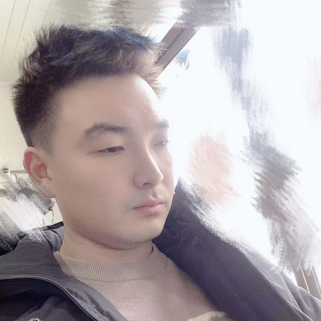 闪闪那小伙的照片