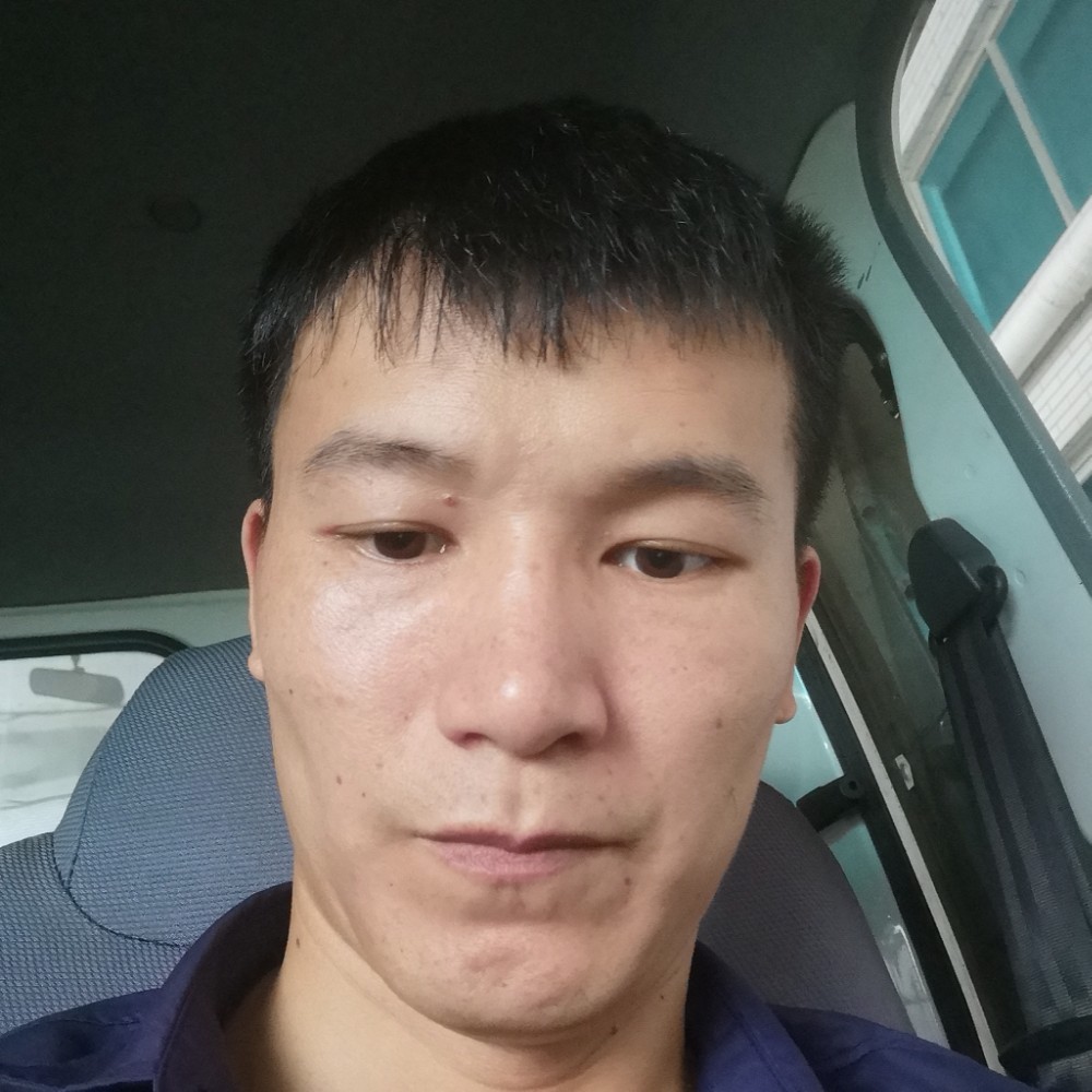 震动踢草莓的照片