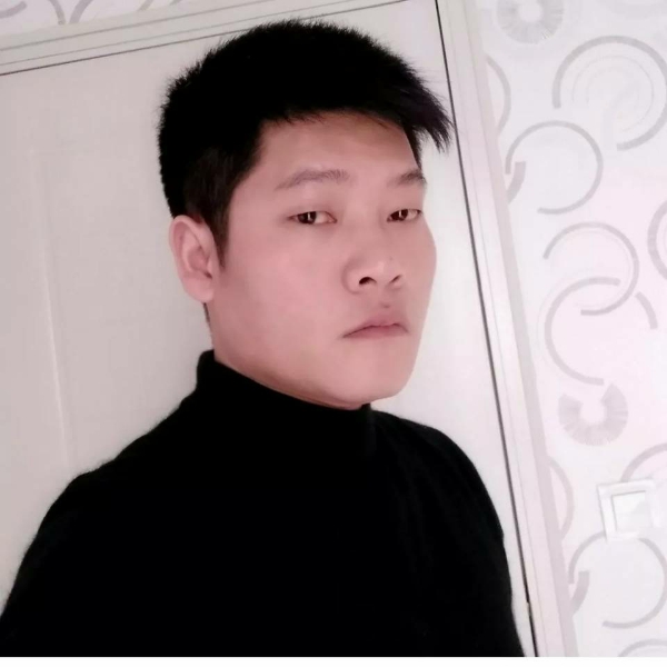 等待玫瑰于你相伴的照片