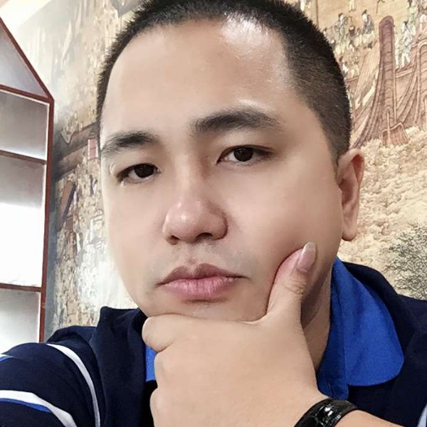 御不凡的照片