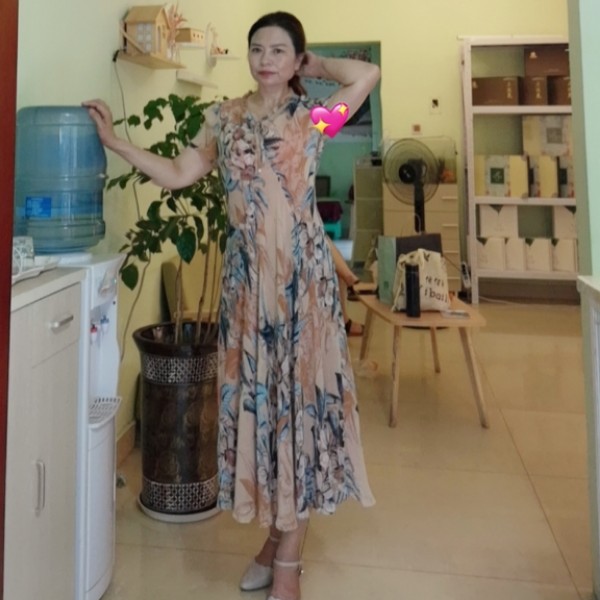 殷勤扯仙人掌的照片