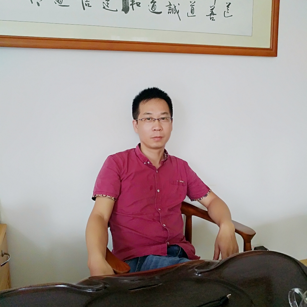 白色烟圈的照片