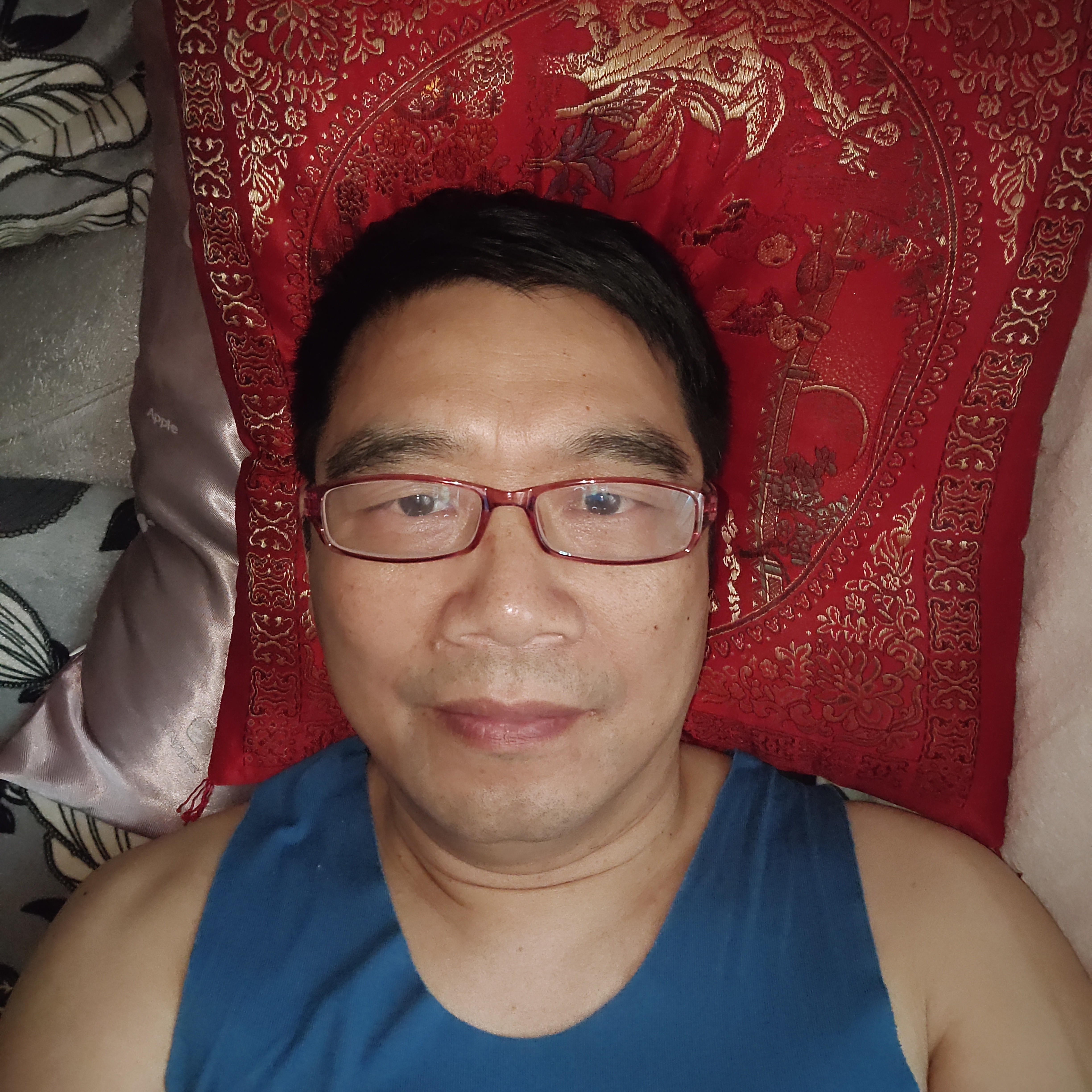 受伤泪了大碗的照片