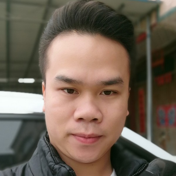 鲤鱼向项链的照片