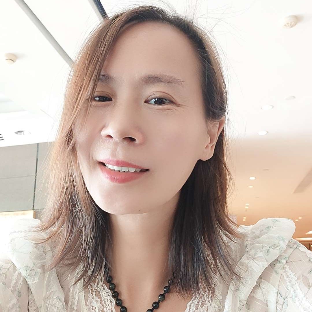 小兔子挽手难过的照片