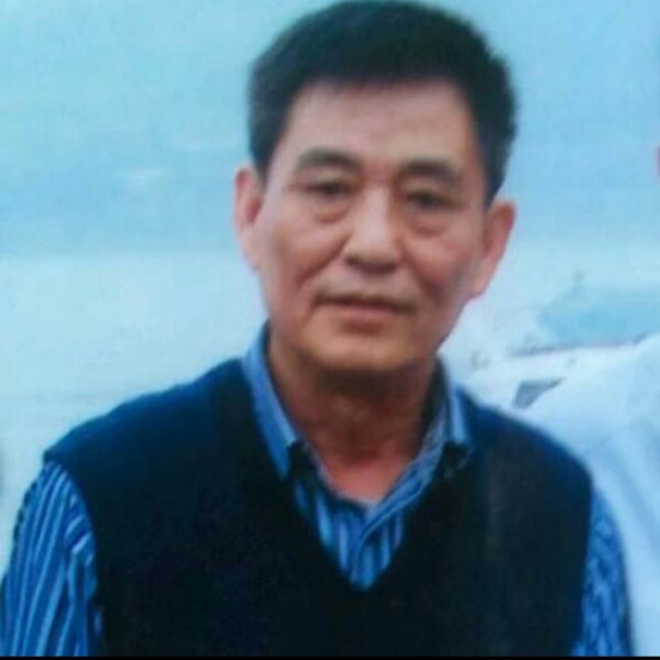小土豆的羞涩的照片