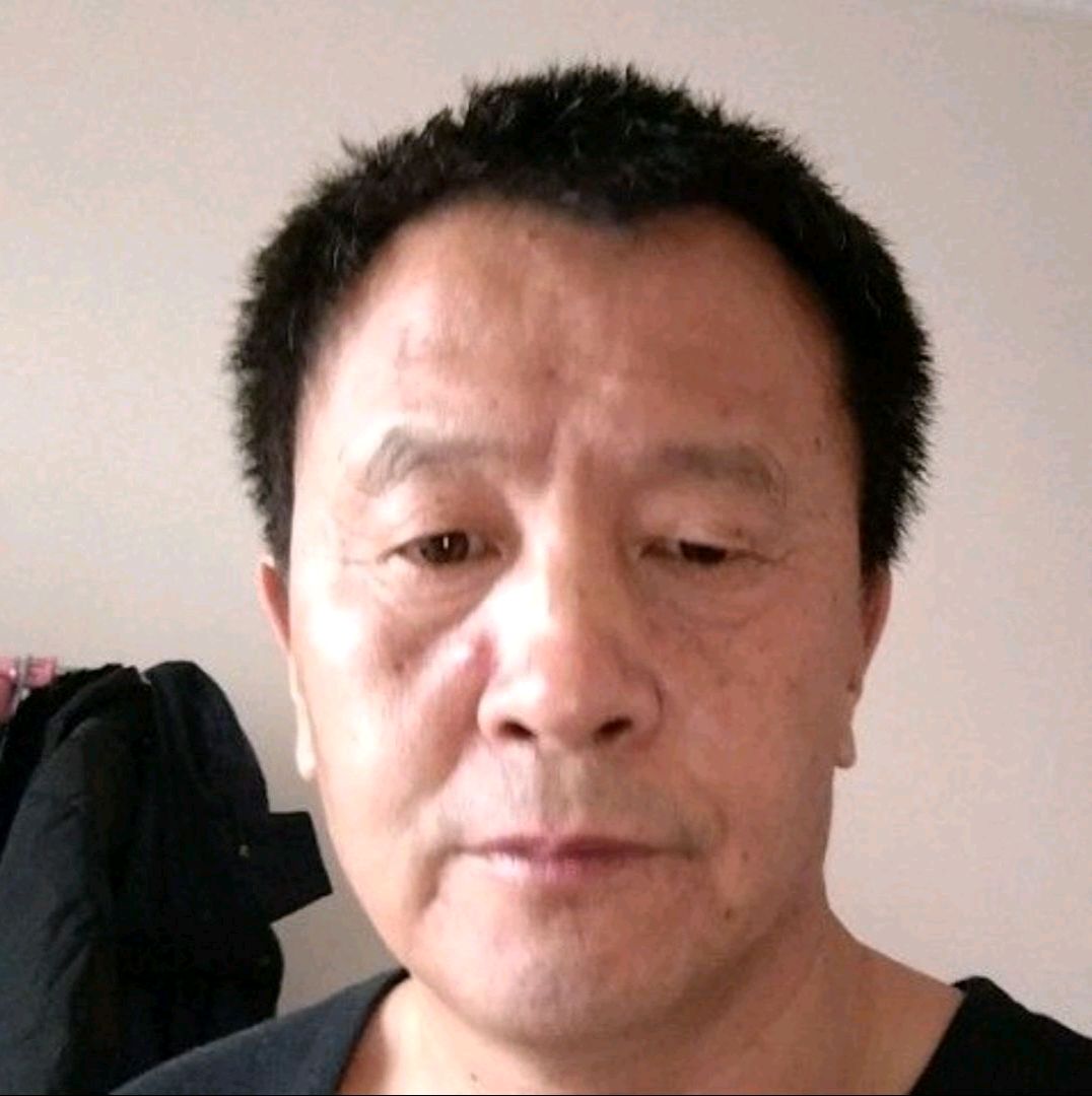 朴实倾心路灯的照片