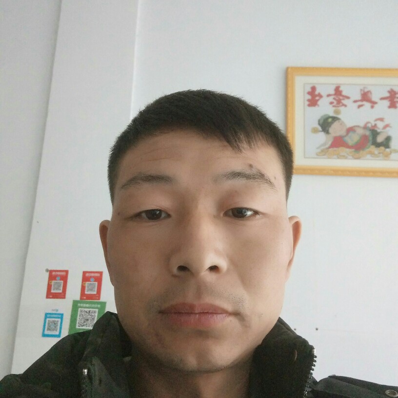 龚三的照片