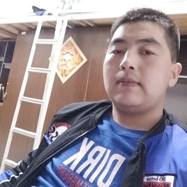 贤惠冷眸的照片